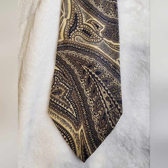Nordstrom Other - Nordstrom Black and Cream Paisley Tie, 56" Long